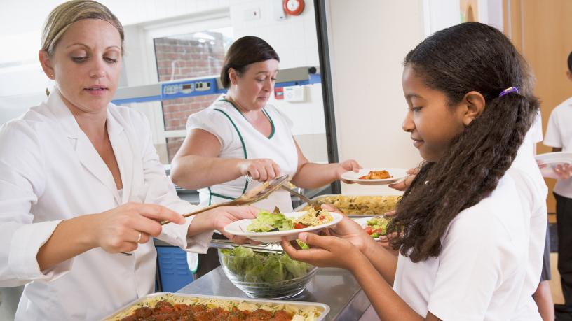 Alimentação Escolar em 2026: Novas Regras do FNDE Elevam o Padrão Nutricional nas Escolas Públicas