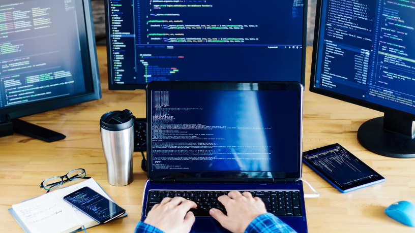 Neste artigo, a Nexdata Tecnologia Ltda explica por que alinhar inovação tecnológica e requisitos regulatórios fortalece a confiança em soluções corporativas.