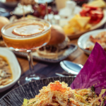 Restaurantes brasileiros entram na era dos menus inteligentes: QR Code com IA começa a mudar a experiência gastronômica no país